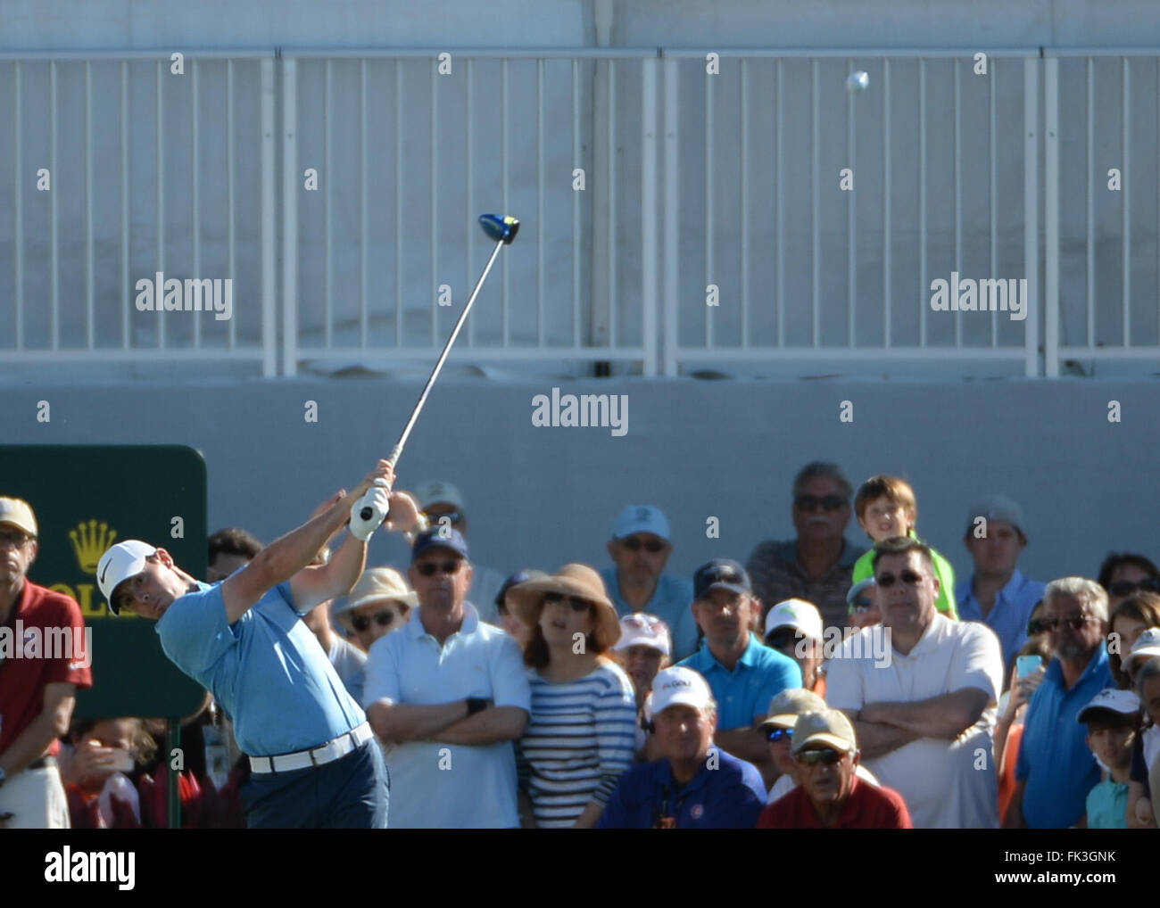 Doral, Florida, Stati Uniti d'America. 06 Mar, 2016. Rory Mcilroy dell Irlanda del Nord il decimo tee durante il round finale del mondo Golf Championships-Cadillac campionati - round finale al Trump National Doral in Doral, FL Credito: Azione Sport Plus/Alamy Live News Foto Stock