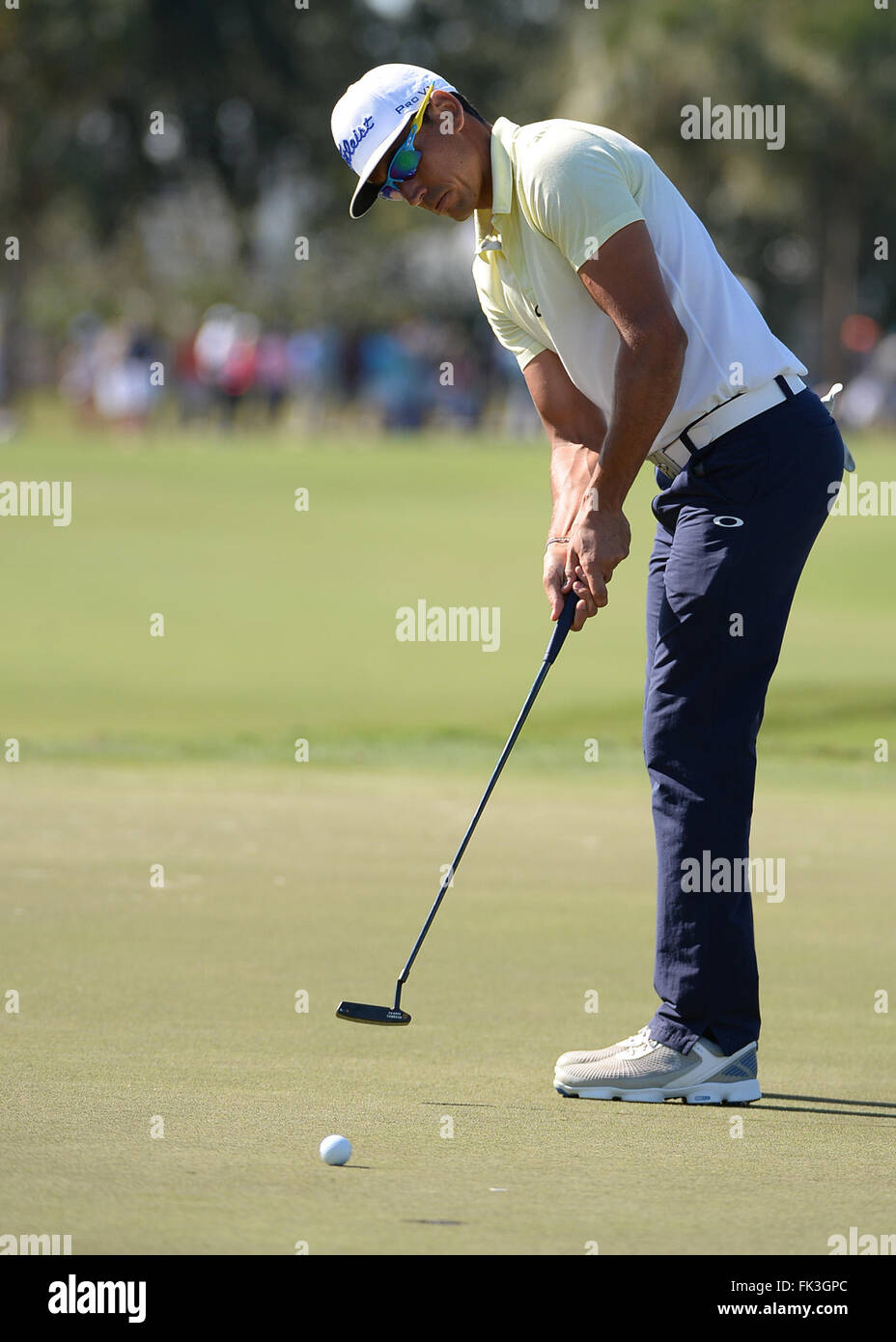 Doral, Florida, Stati Uniti d'America. 06 Mar, 2016. Rafa Cabrera bello della Spagna il 8 verde durante il round finale del mondo Golf Championships-Cadillac campionati - round finale al Trump National Doral in Doral, FL Credito: Azione Sport Plus/Alamy Live News Foto Stock