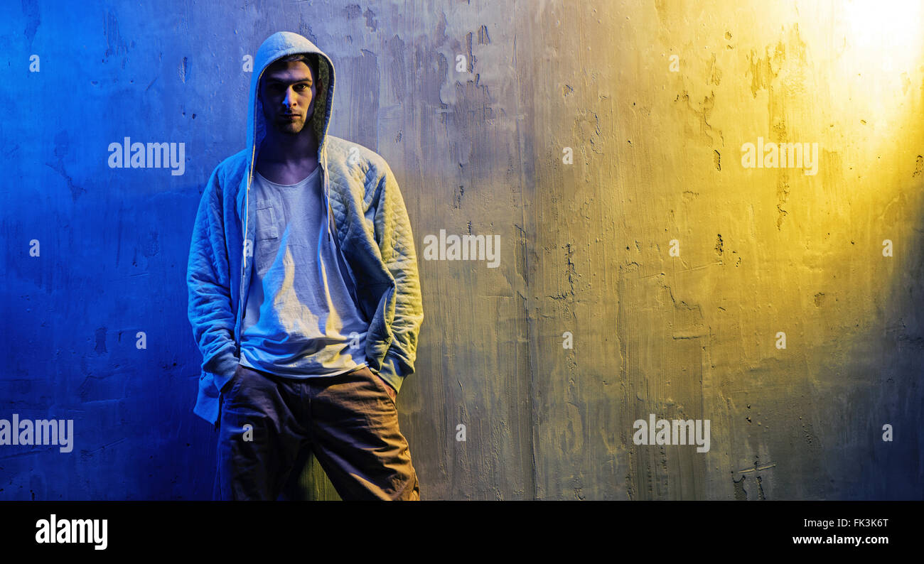 Ritratto di un grave hip-hop guy Foto Stock