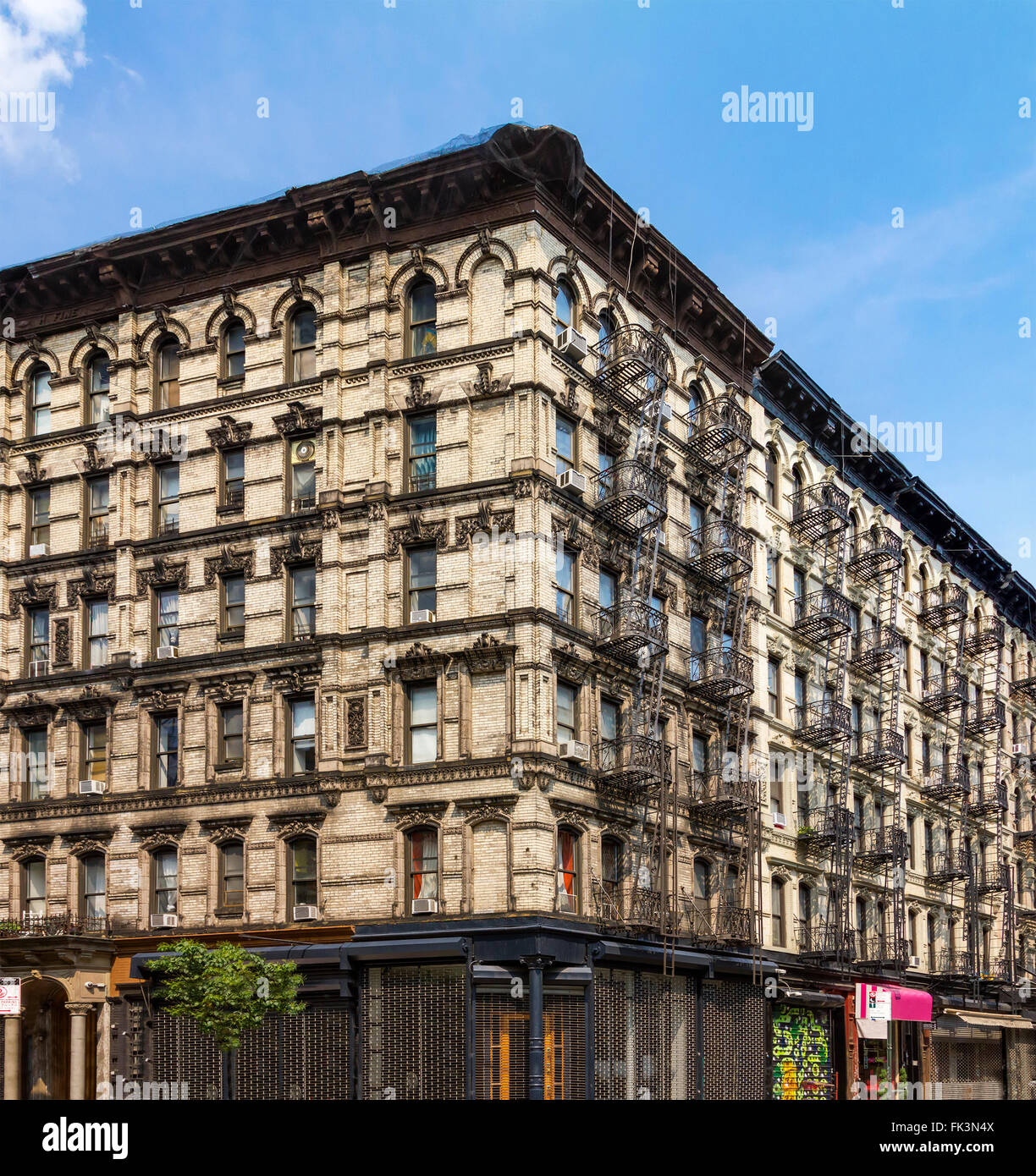 Storica New York City Apartment Building a Manhattan Foto Stock