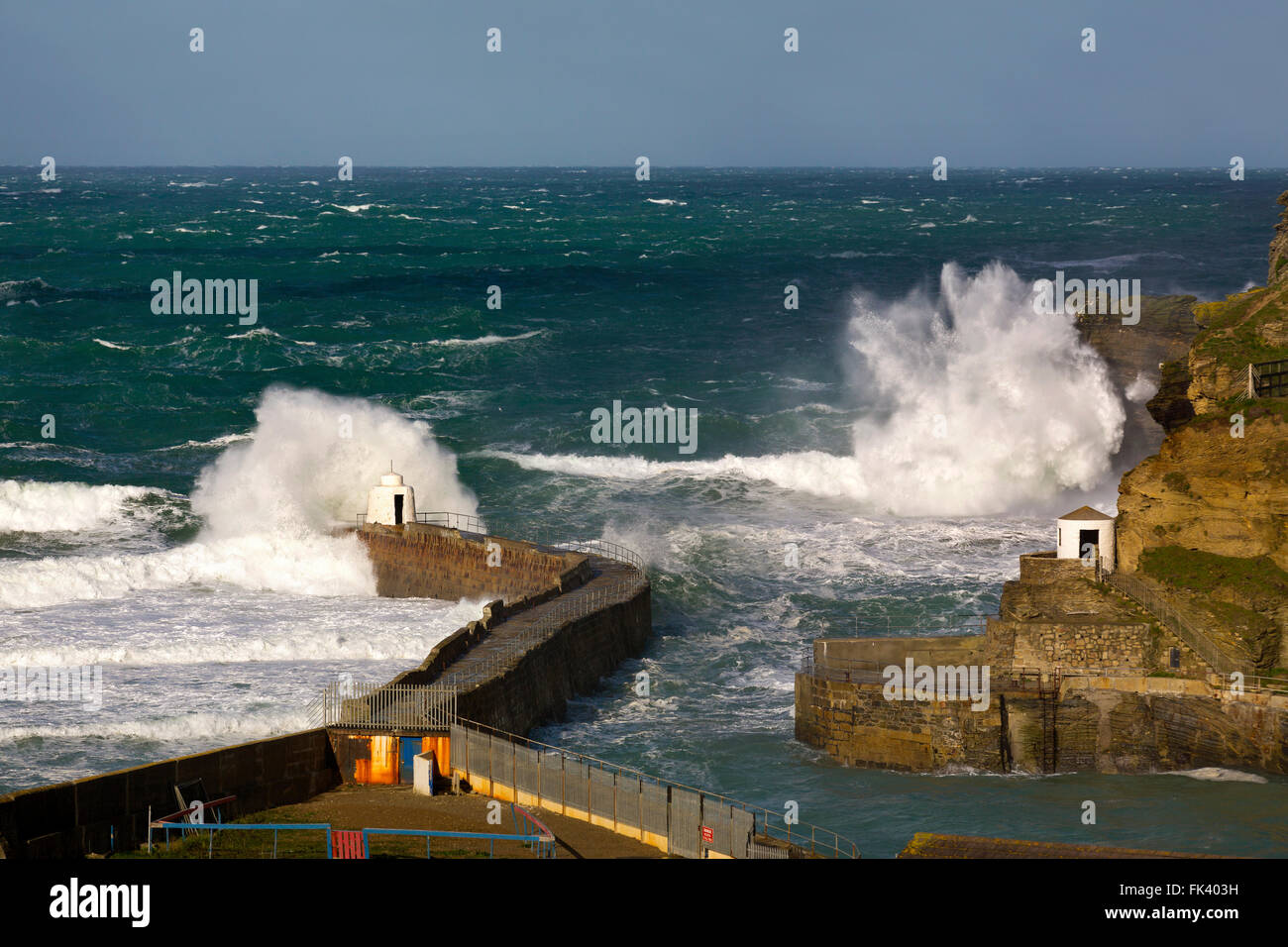 Portreath; frangi onda; Cornovaglia; Regno Unito Foto Stock