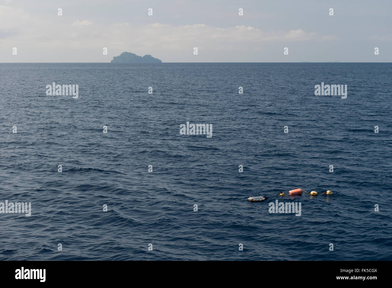 A energia solare il manometro dalla NOAA invia serie temporale di dati di temperatura di Kimbe Bay presi da Bradford Shoal. Foto Stock