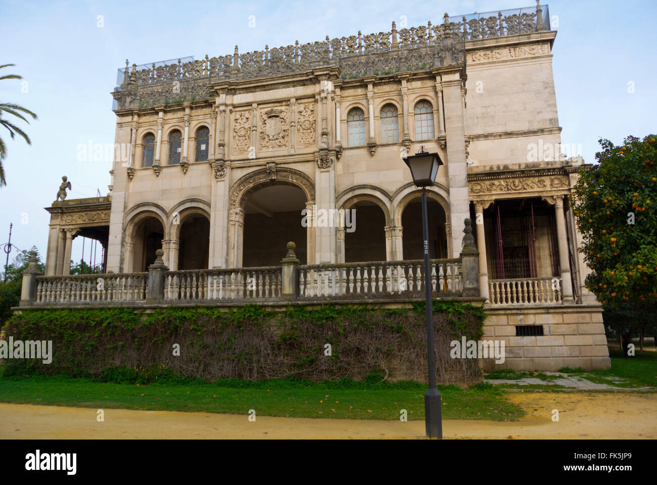 Museo Arqueológico, Museo Archeologico e Plaza America, Parque de María Luisa, Sevilla, Andalusia, Spagna Foto Stock