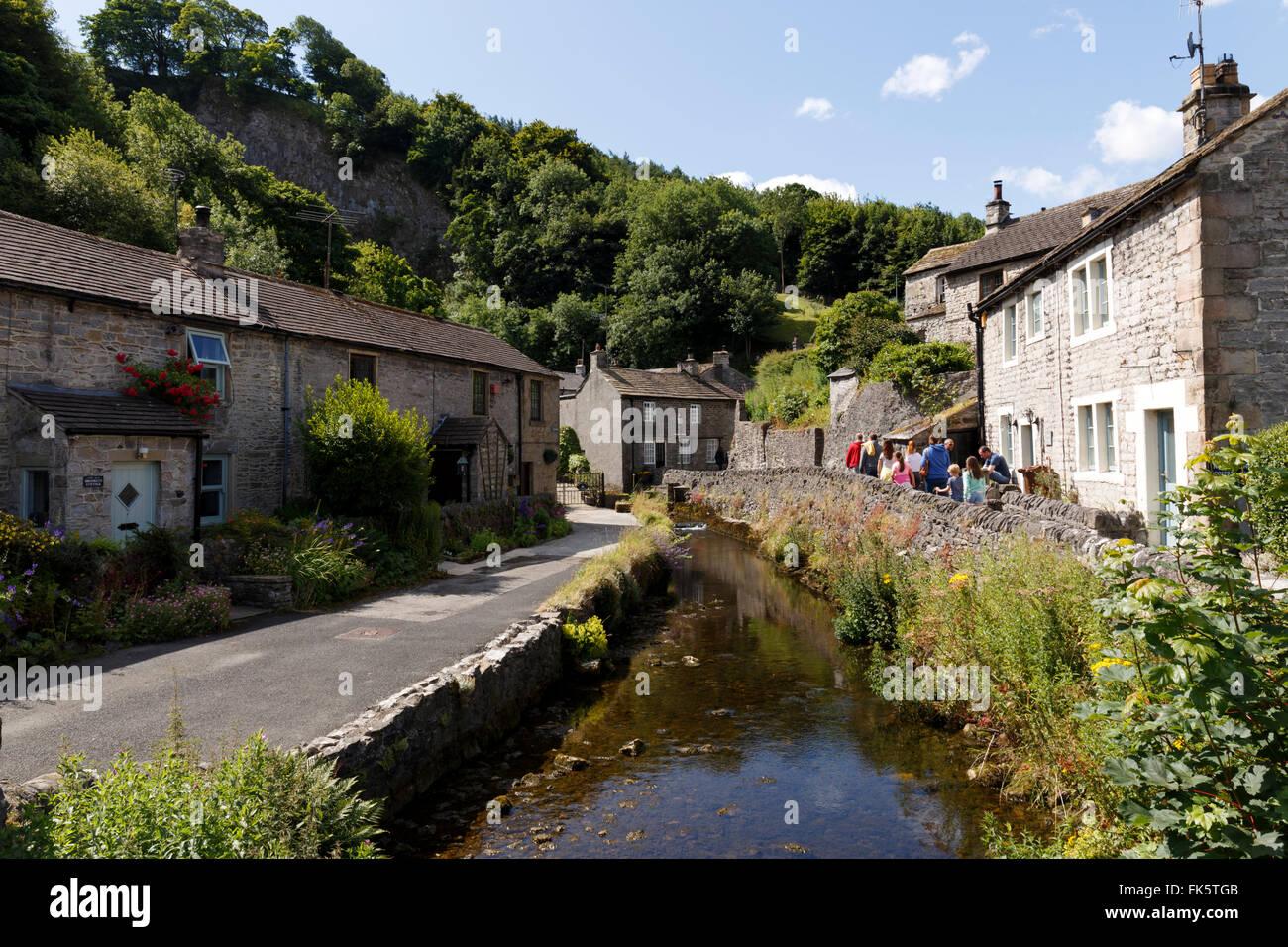 Il Peak District villaggio di Castleton in Derbyshire Inghilterra Foto Stock