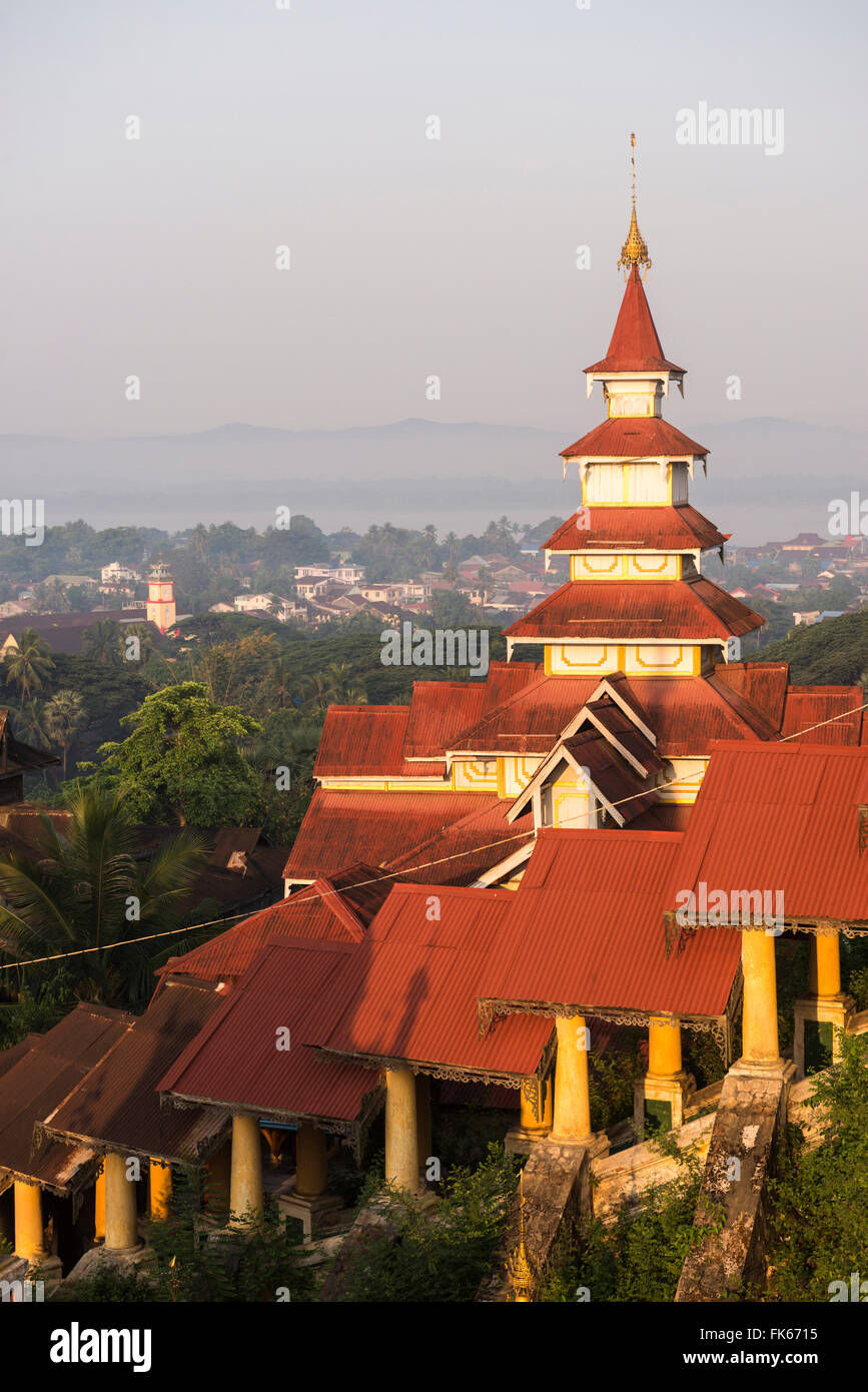 Kyaik Tan Pagoda Lan, l'Hill Top e tempio di Mawlamyine, Stato Mon, Myanmar (Birmania), Asia Foto Stock