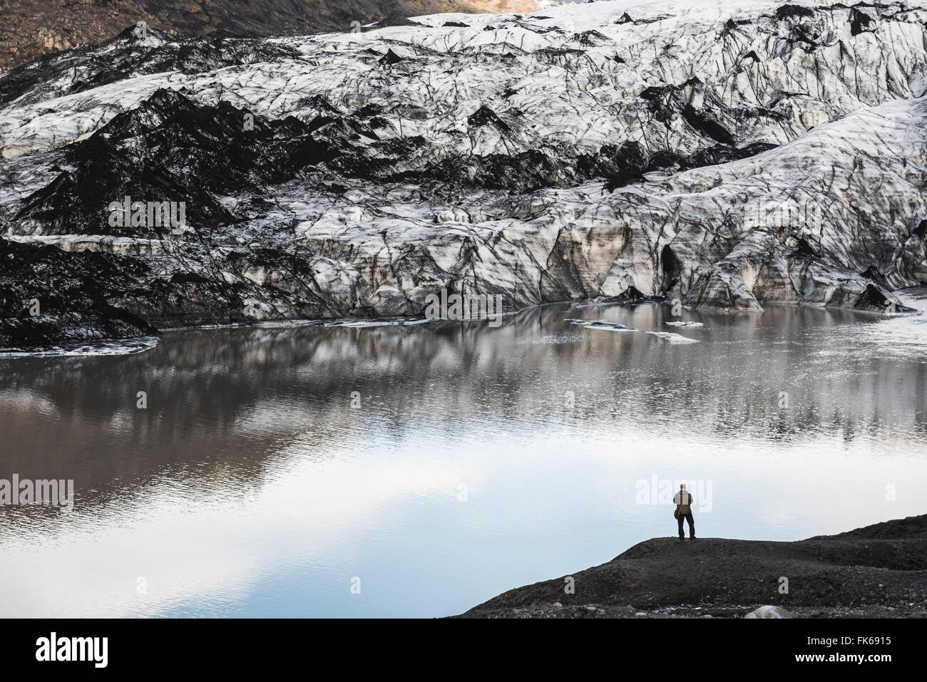 Esplorare il ghiacciaio Solheimajokull, Sud Islanda (Sudurland), Islanda, regioni polari Foto Stock