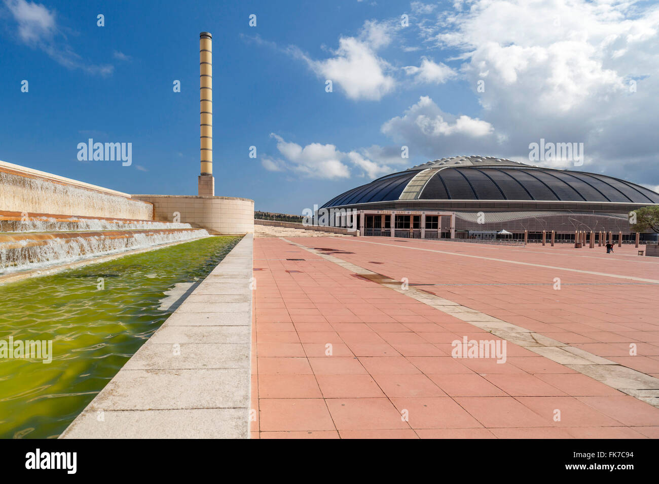 Palau Sant Jordi, da Arata Isozaki. Parc de Montjuïc. Barcellona. Foto Stock