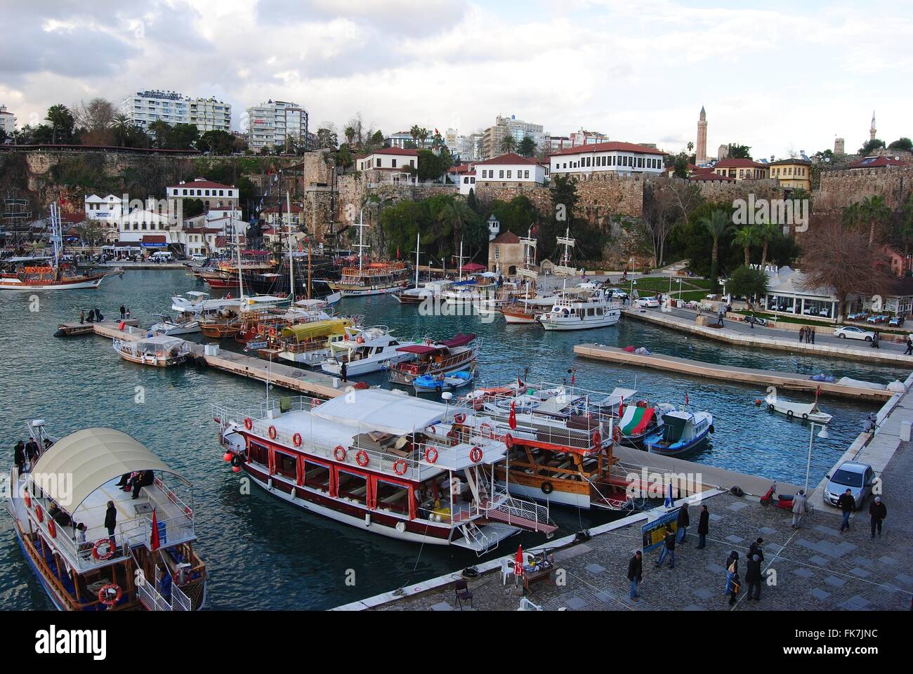 Antalya, Turchia - 27 gennaio 2013. Vista sul Porto di Antalya il 27 gennaio 2013. Foto Stock