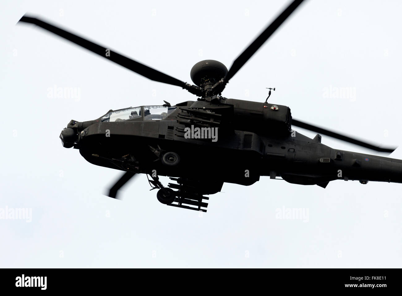 AgustaWestland Apache elicottero d'assalto da RAF Wattisham sulla foresta di Rendlesham Suffolk REGNO UNITO Foto Stock