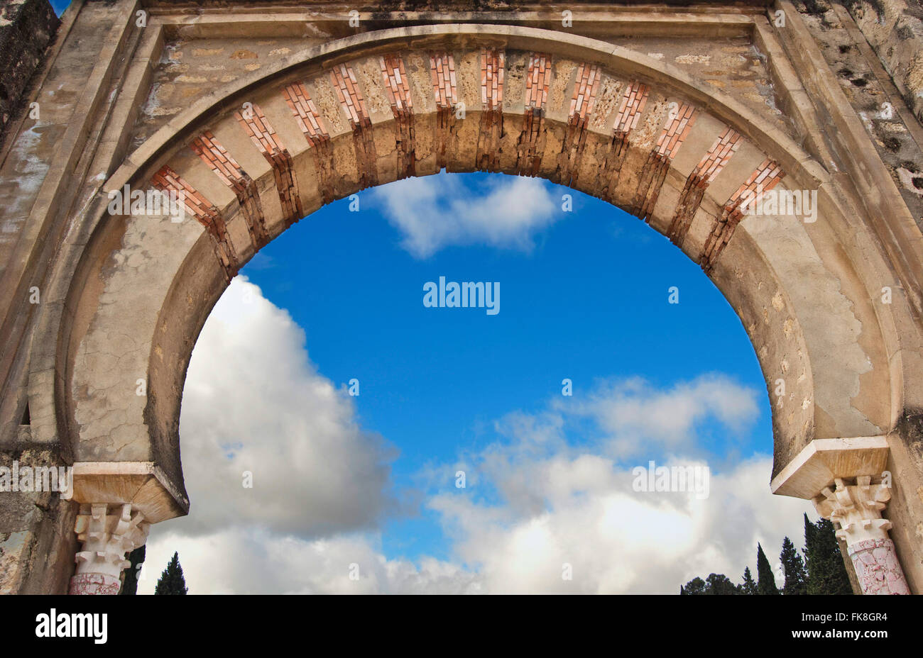 Arco moresco, Medina Azahara (Madinat al-Zahra), Cordoba Foto Stock