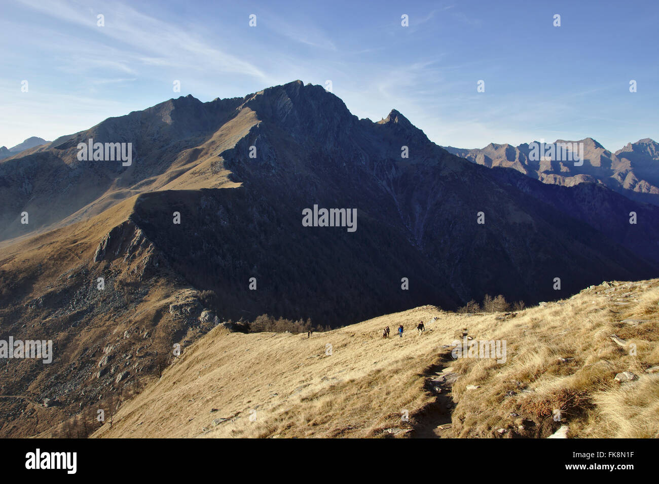 Sasso Canale visto dal Monte Berlinghera, dicembre senza neve, Italia Foto Stock