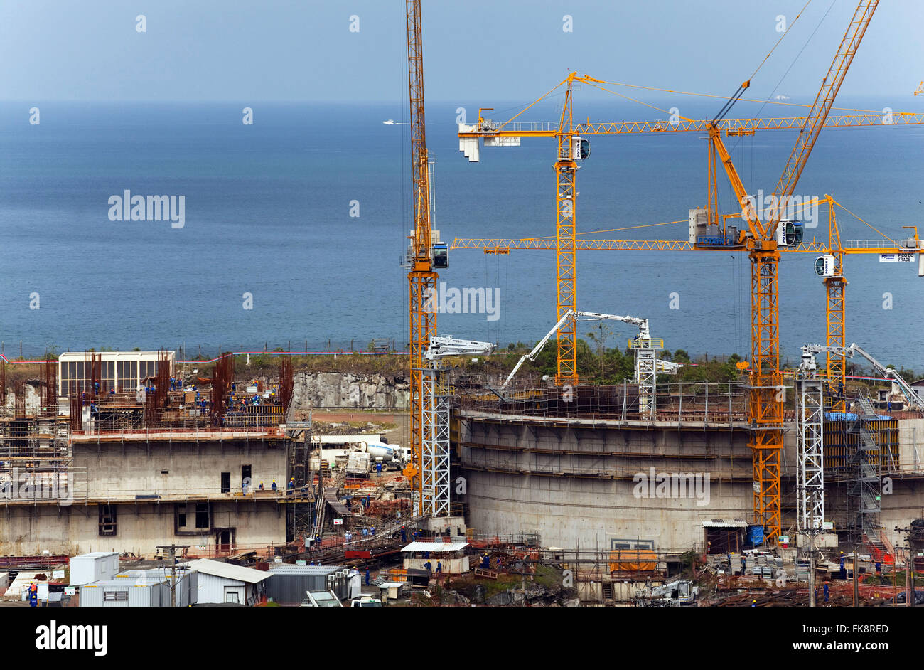 La costruzione di Angra 3 Centrale Nucleare a Itaorna Beach Foto Stock