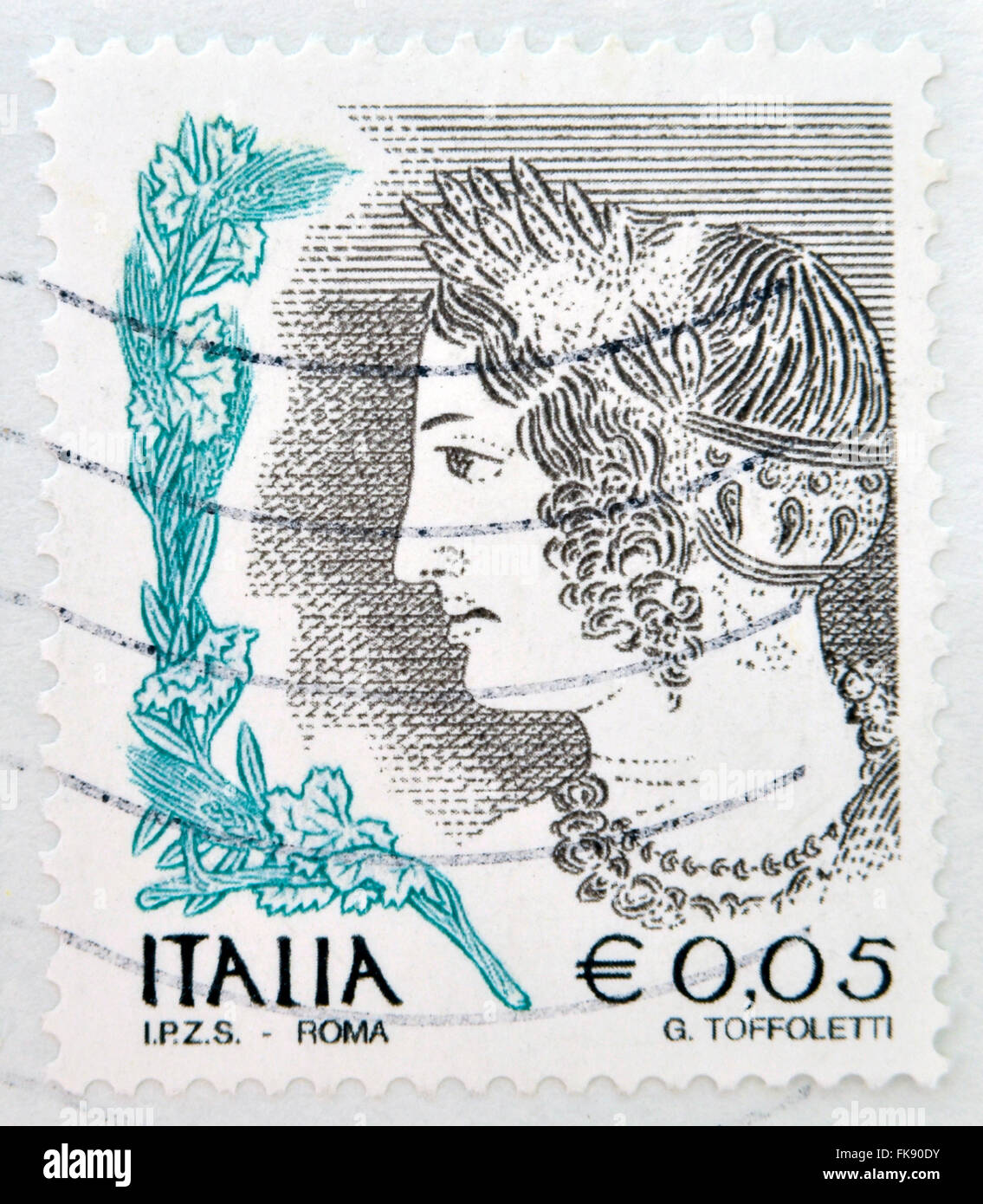 Italia - circa 2002: timbro stampato in Italia mostra Ritratto di arte etrusca donna, circa 2002 Foto Stock