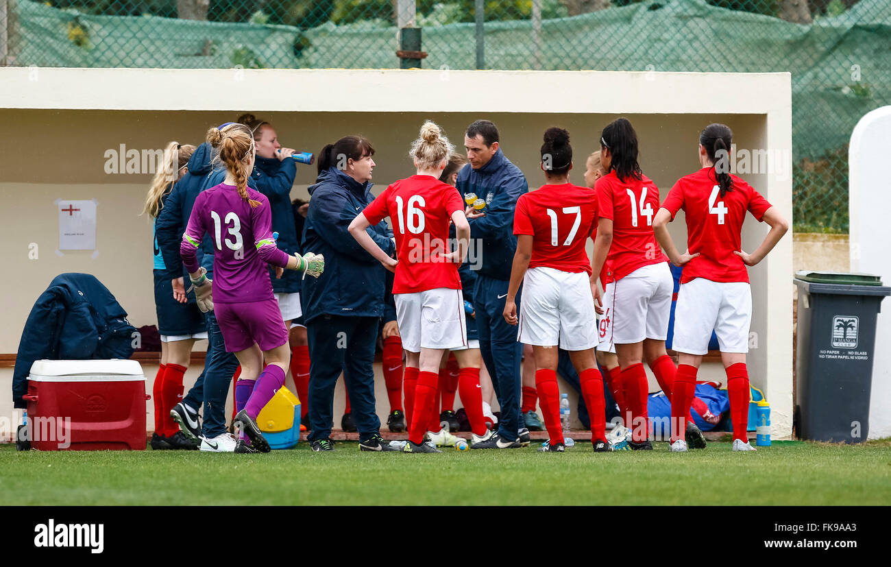 La Manga, Spagna. 07 marzo, 2016. Gentile partita di calcio in 8 nazioni torneo tra Inghilterra vs Danimarca le donne al di sotto dei 19 © ABEL Foto Stock