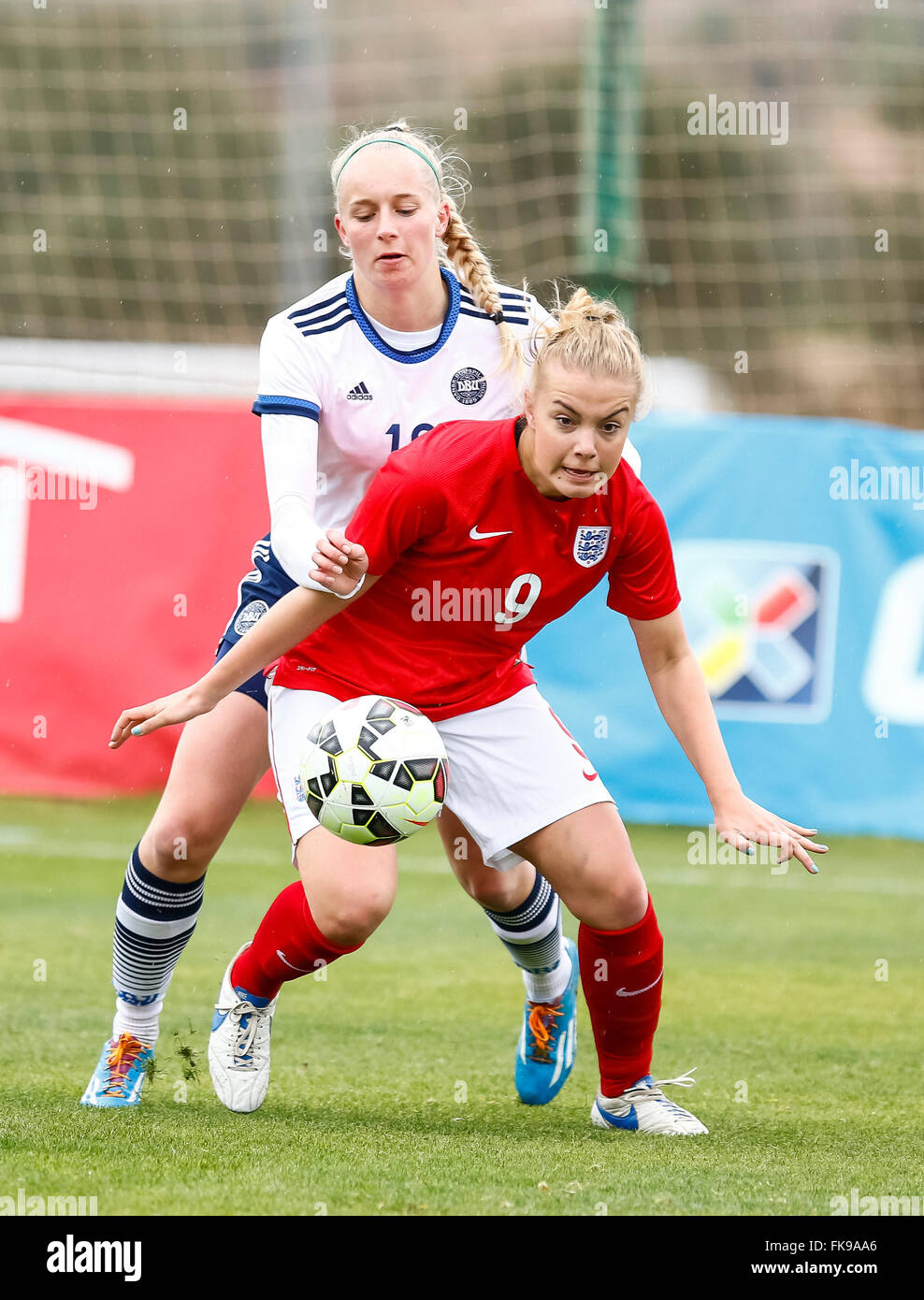 La Manga, Spagna. 07 marzo, 2016. Gentile partita di calcio in 8 nazioni torneo tra Inghilterra vs Danimarca le donne al di sotto dei 19. Jenna gamba. Credito: ABEL F. ROS/ Alamy Live News Foto Stock