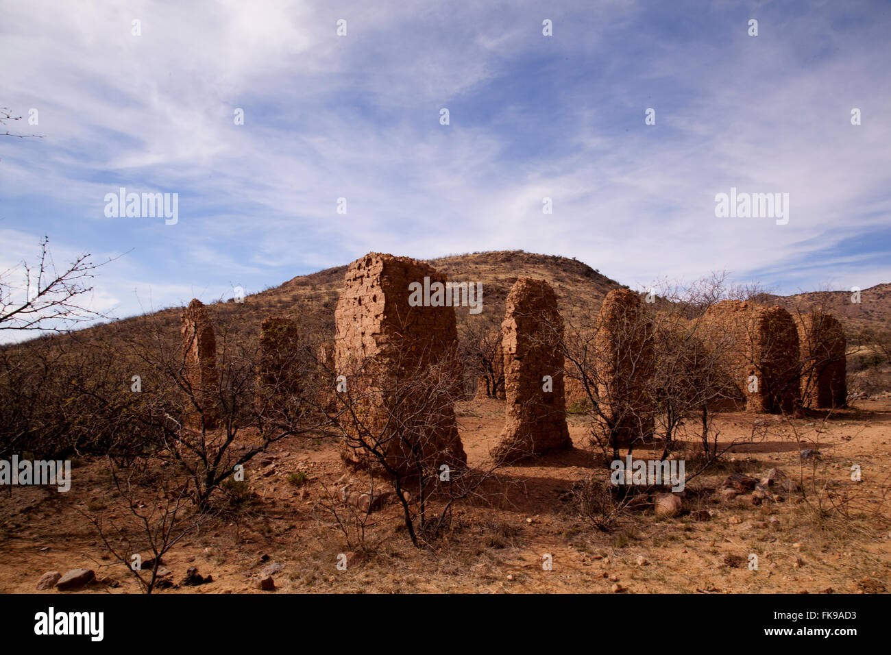 Vista esterna dell'Alto Arizona città fantasma e post office dell'Abode pareti ancora in piedi dopo oltre cento anni. Foto Stock