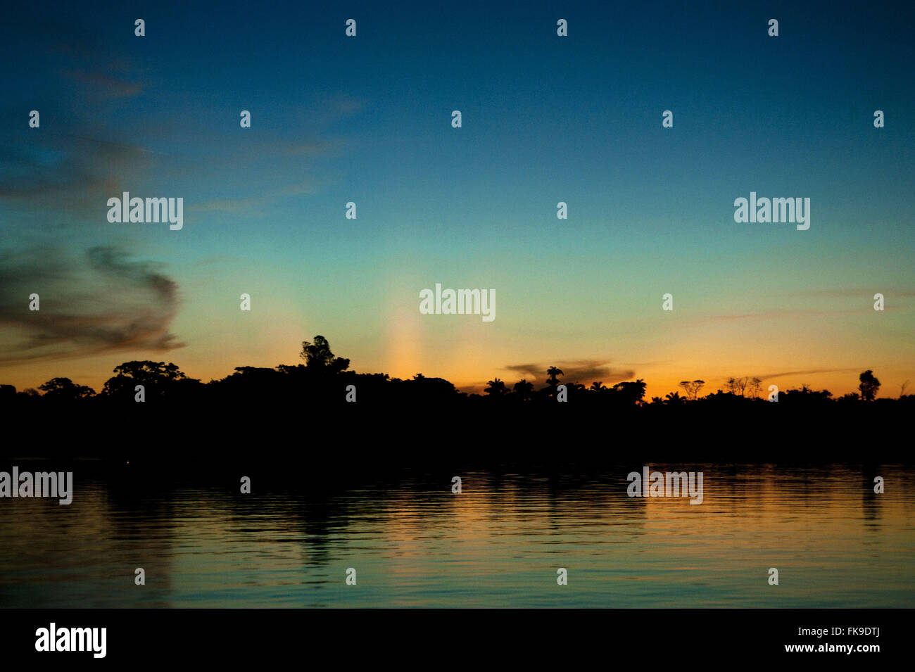 Paesaggio con tramonto sul fiume Teles Pires in Alta Floresta Foto Stock