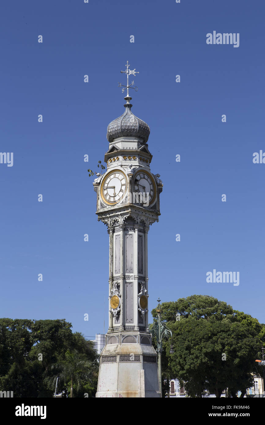 Torre con orologio in Praca Siqueira Campos nel centro storico della città Foto Stock