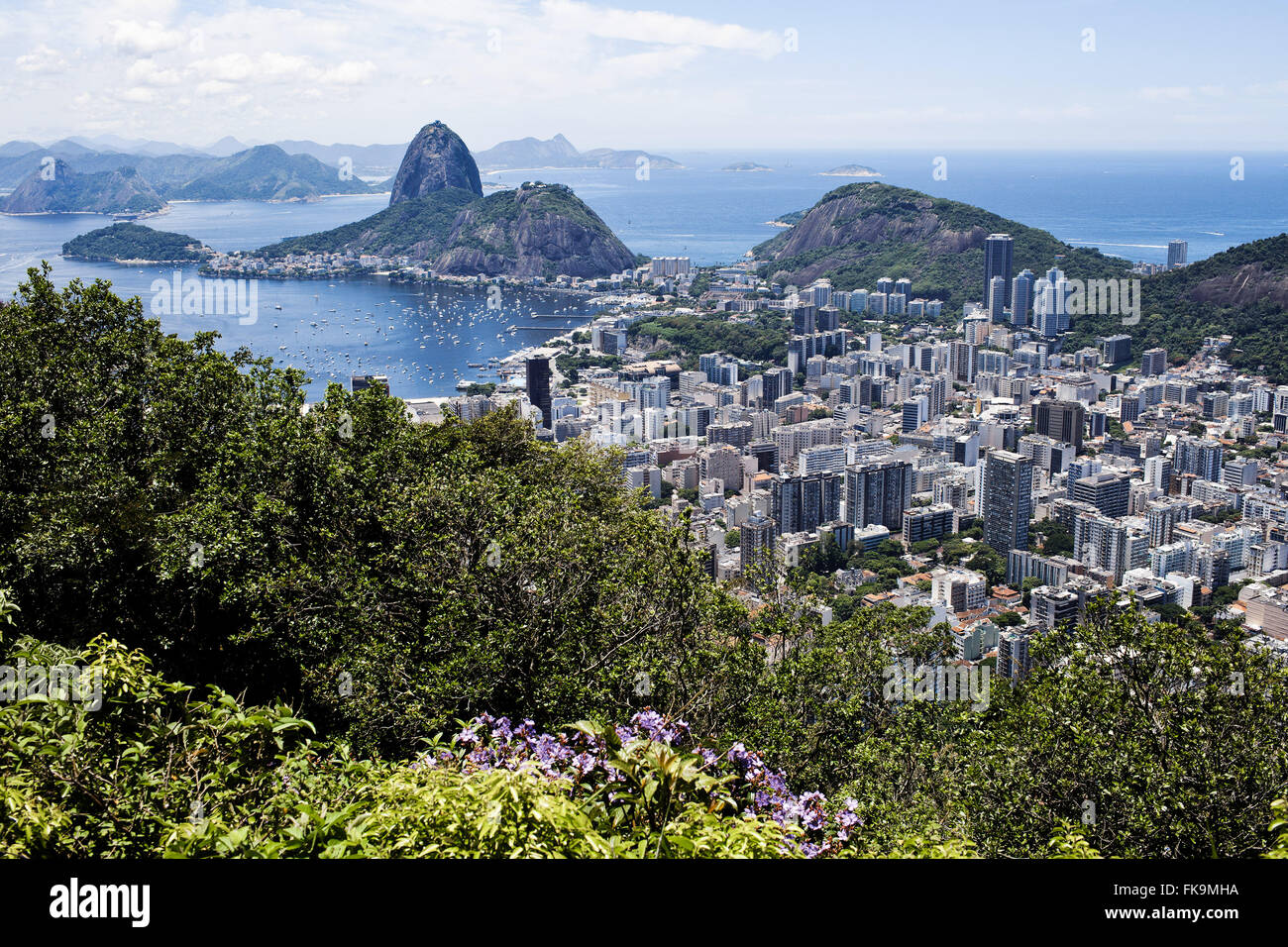 Cove di Botafogo nella baia di Guanabara - Pao de Acucar e Morro da Urca in background Foto Stock