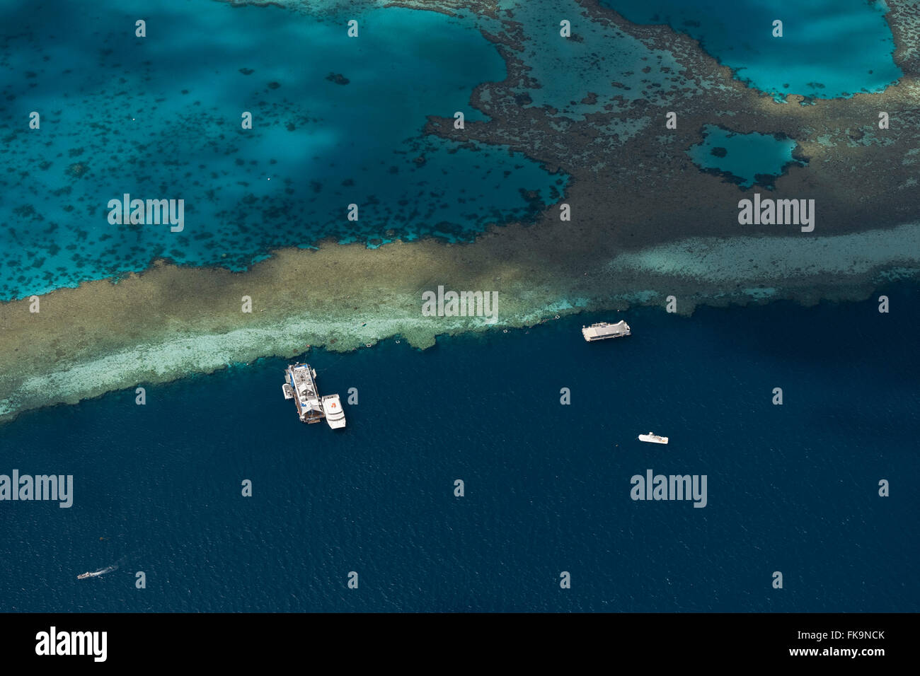 Vista aerea di Hardy Reef, home al cuore reef, nella Grande Barriera Corallina Foto Stock