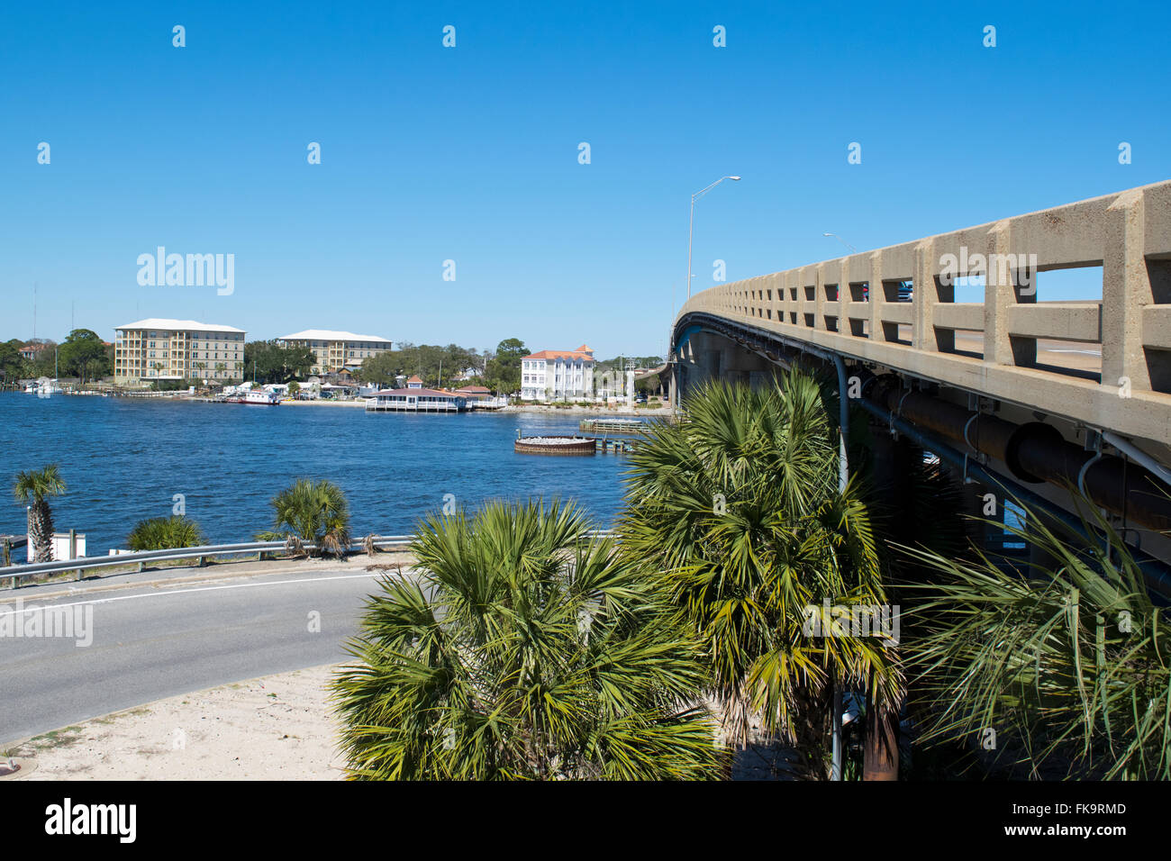 Una vista di Fort Walton Beach da Okala isola. Foto Stock