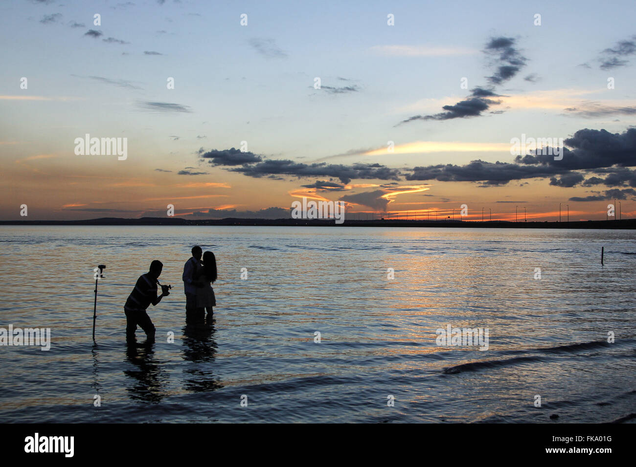 Sessione fotografica in Praia da Graciosa sulla banca del fiume Tocantins nel tardo pomeriggio Foto Stock