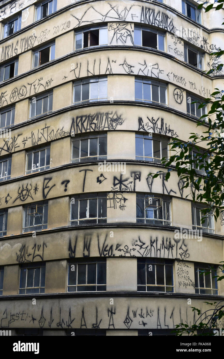 Facciata di edificio abbandonato in Rua Barao de Itapetininga downtown Foto Stock