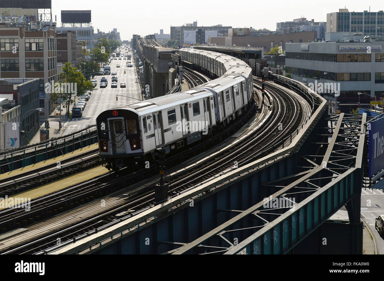 Composizione della linea alta alla metropolitana in Queens Foto Stock