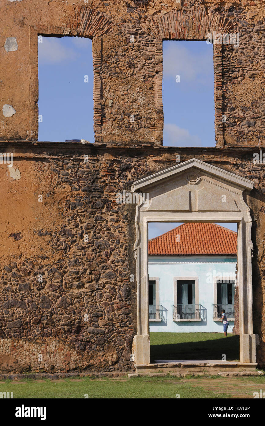 Le rovine della chiesa di Sao Matias in Praca da Matriz nel Centro Historico Foto Stock