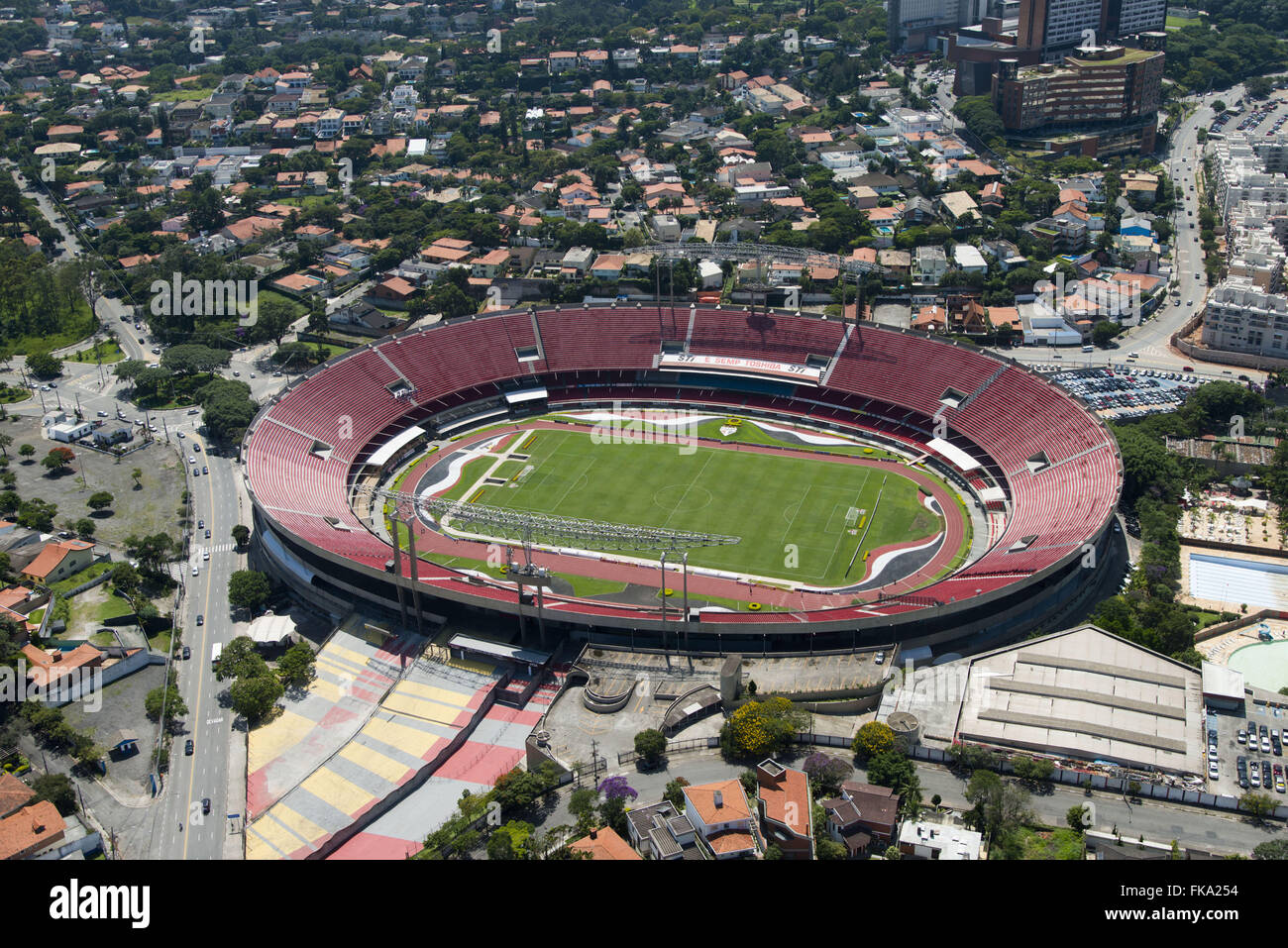 Vista aerea del Estadio Cicero Pompeu de Toledo - noto come Estadio do  Morumbi Foto stock - Alamy