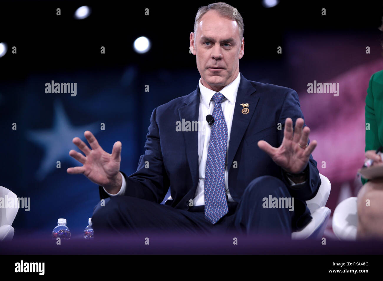 Stati Uniti Rappresentante Ryan Zinke durante l annuale conservatore americano Unione CPAC conferenza presso il Porto Nazionale Marzo 3, 2016 in Oxon Hill, Maryland. Foto Stock