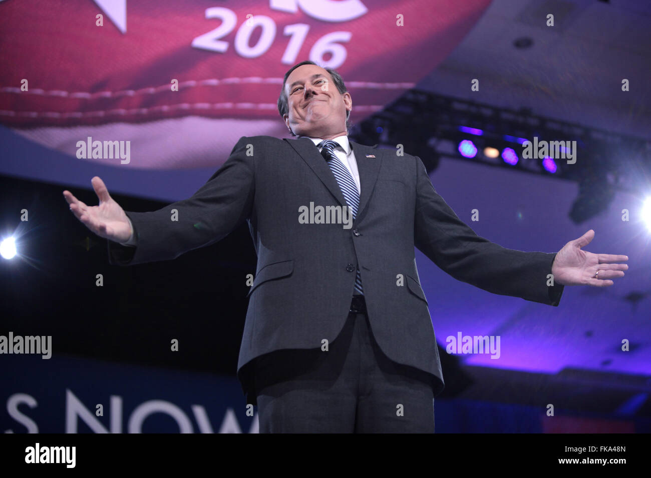 Ex U.S. Il senatore Rick Santorum della Pennsylvania indirizzi annuali di conservatore americano Unione CPAC conferenza presso il Porto Nazionale Marzo 3, 2016 in Oxon Hill, Maryland. Foto Stock