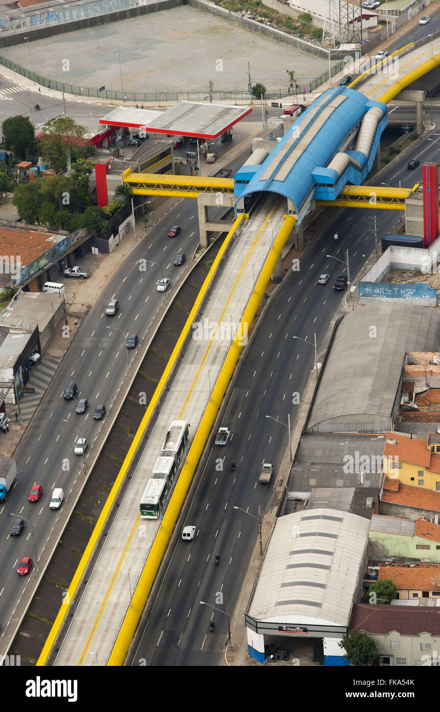 Vista aerea di Expresso Tiradentes Avenue a interim insieme - quartiere Ipiranga - lato sud Foto Stock
