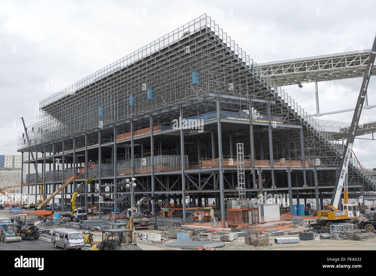Obra da estrutura da arquibancada provisória da Arena Corinzi para a Copa do Mundo Foto Stock