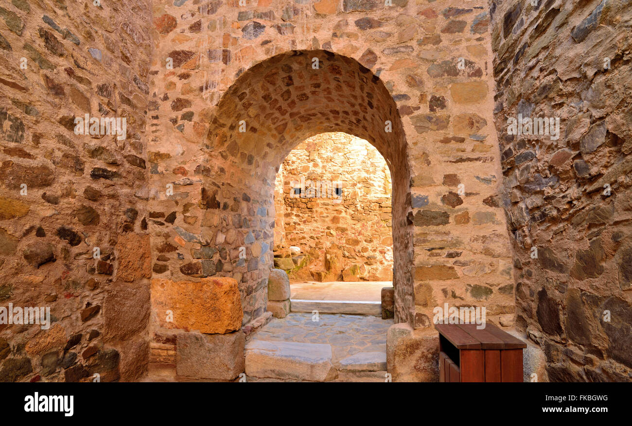 Portogallo Alentejo: Medievale porta del castello di Mértola Foto Stock