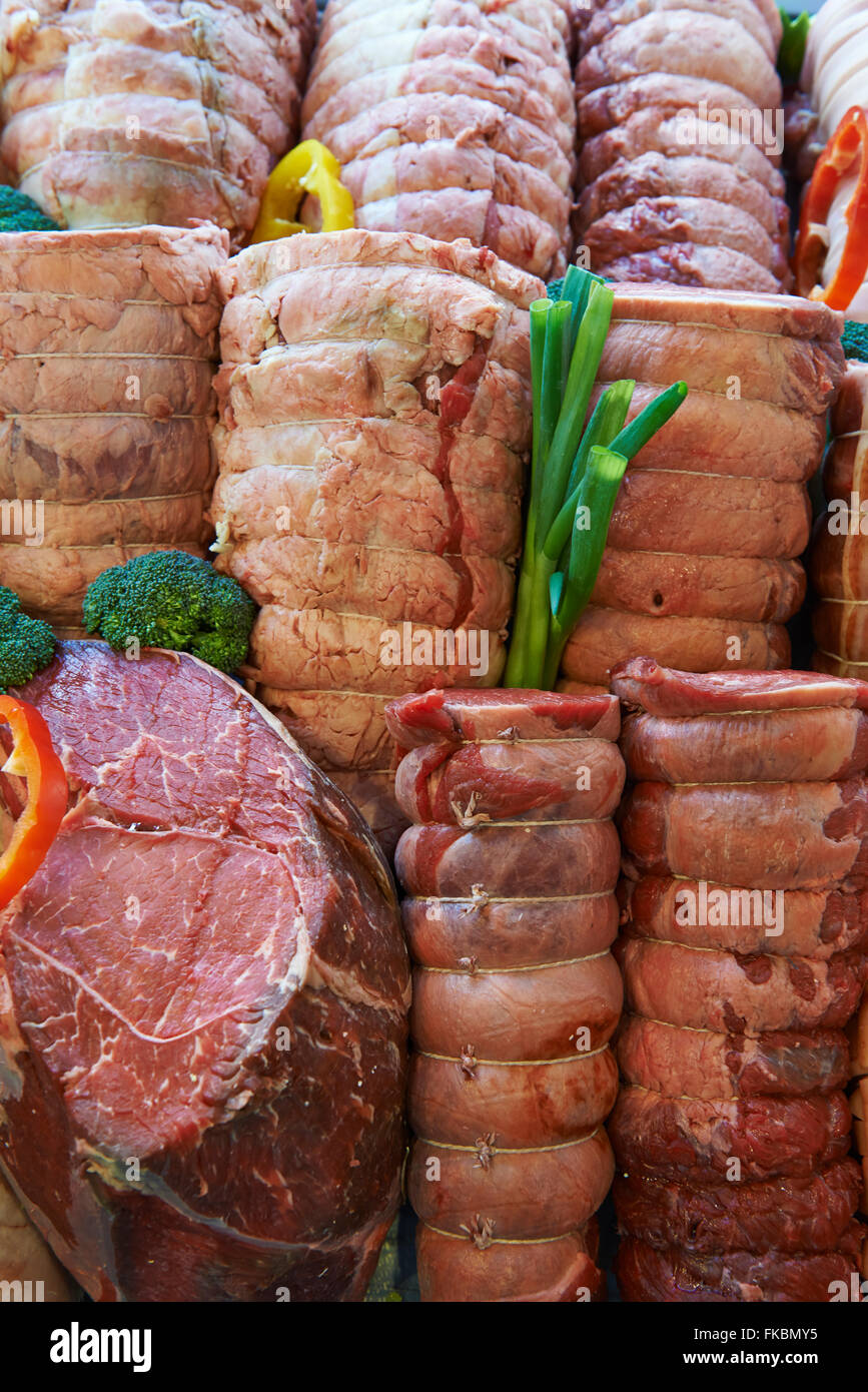 Selezione dei giunti di carne visualizzati nelle macellerie Store Foto Stock