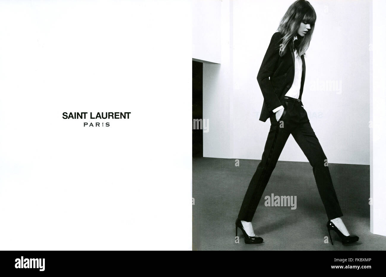 2000S UK Yves Saint Laurent Magazine annuncio pubblicitario Foto Stock