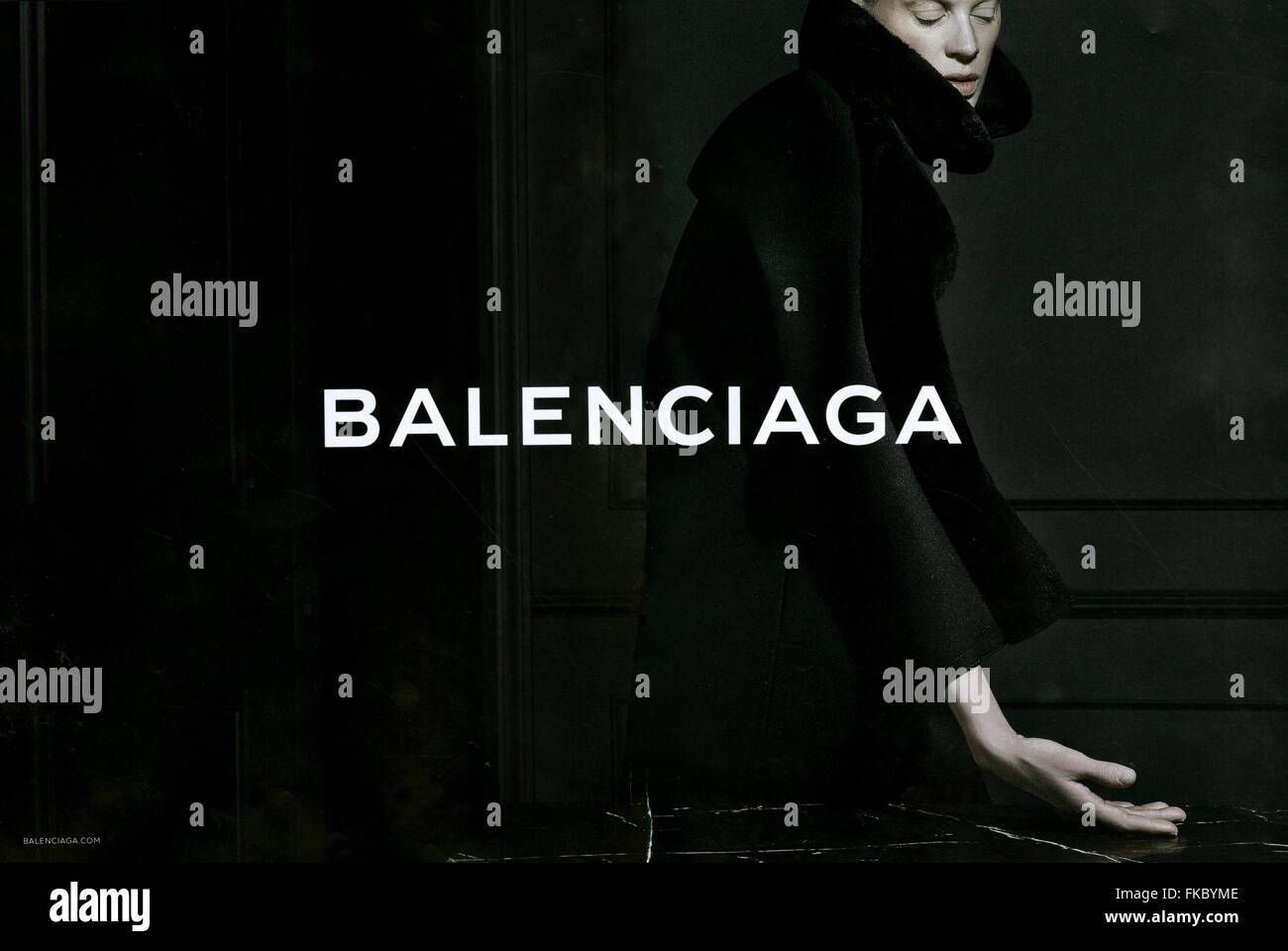 2010S UK Balenciaga Magazine annuncio pubblicitario Foto Stock
