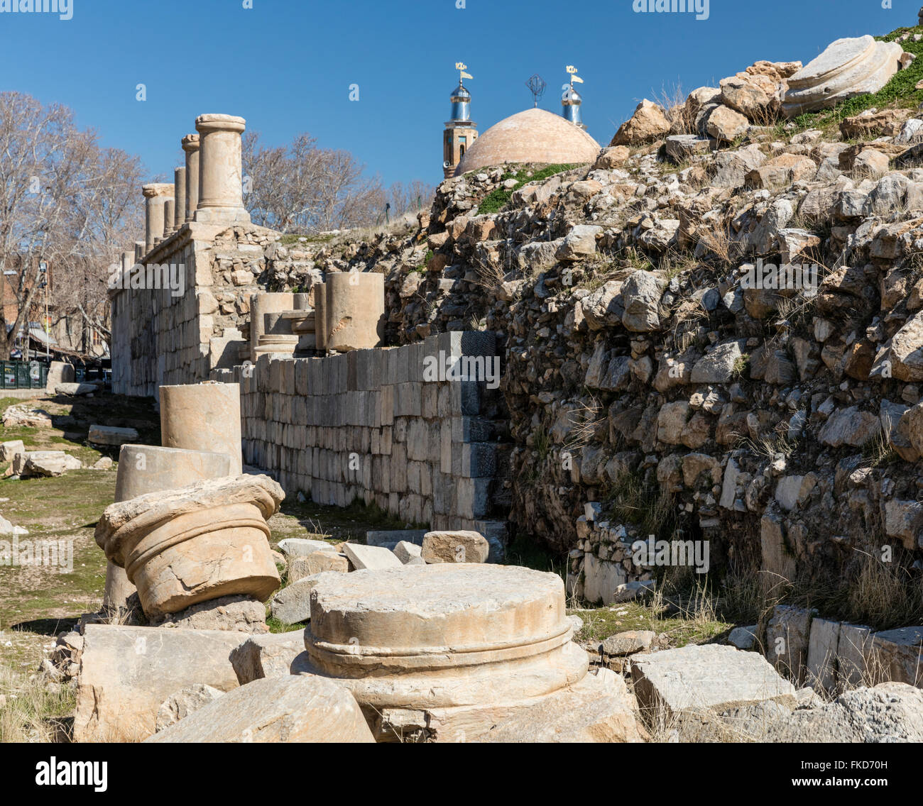 Rovine del tempio di Anahita, Kangovar, Kermanshah Provincia, Iran. Ex primo secolo D.C. Concobar città. Foto Stock