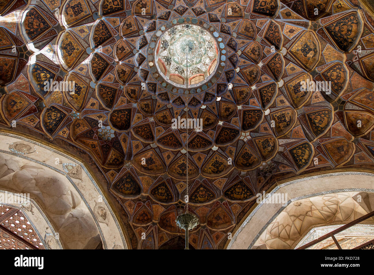 Cupola di Safavid era Hasht Behesht (otto paradisi) Pavilion, Isfahan, Iran Foto Stock