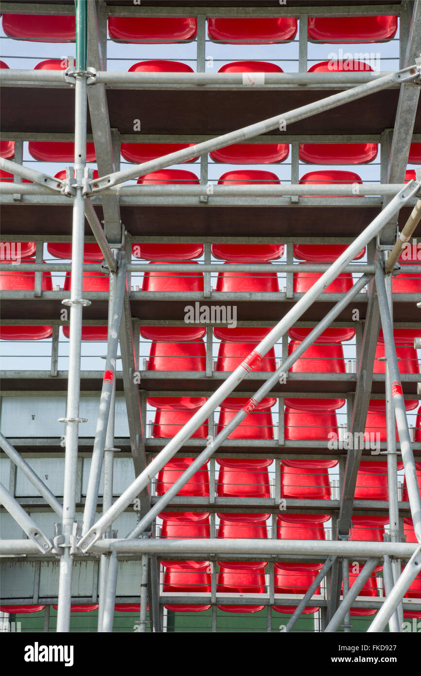Posti a sedere stile stadio, Snetterton race track, Norfolk Foto Stock