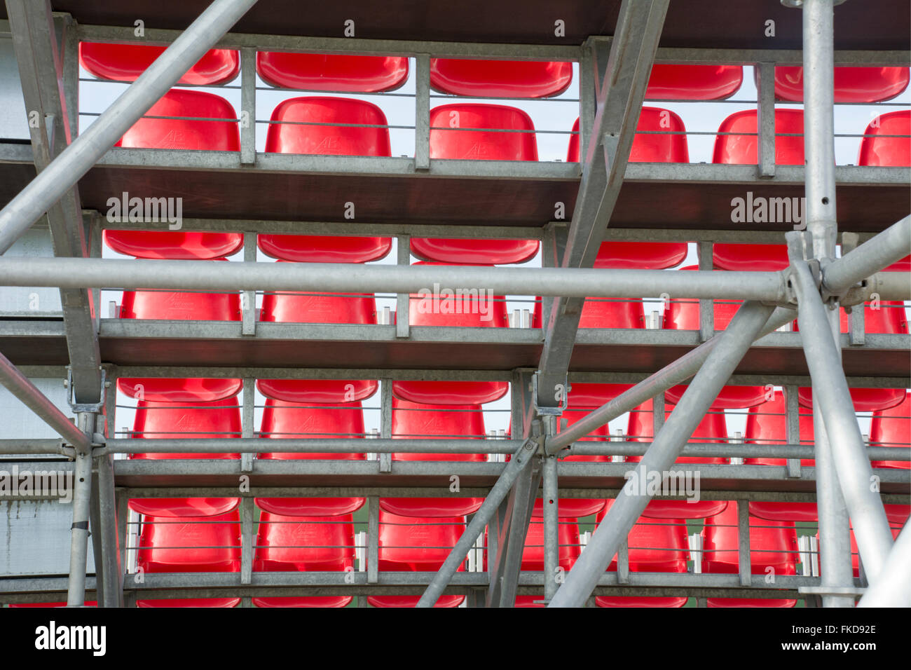 Posti a sedere stile stadio, Snetterton race track, Norfolk Foto Stock