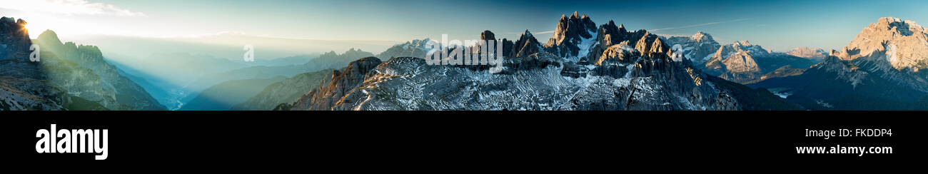 La Dolomite Mountains da Tres Cimes, Veneto, Italia Foto Stock