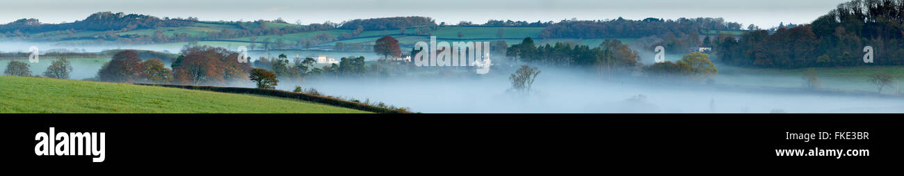 La nebbia che giace nella valle a stoppino Milborne, Somerset, Inghilterra, Regno Unito Foto Stock