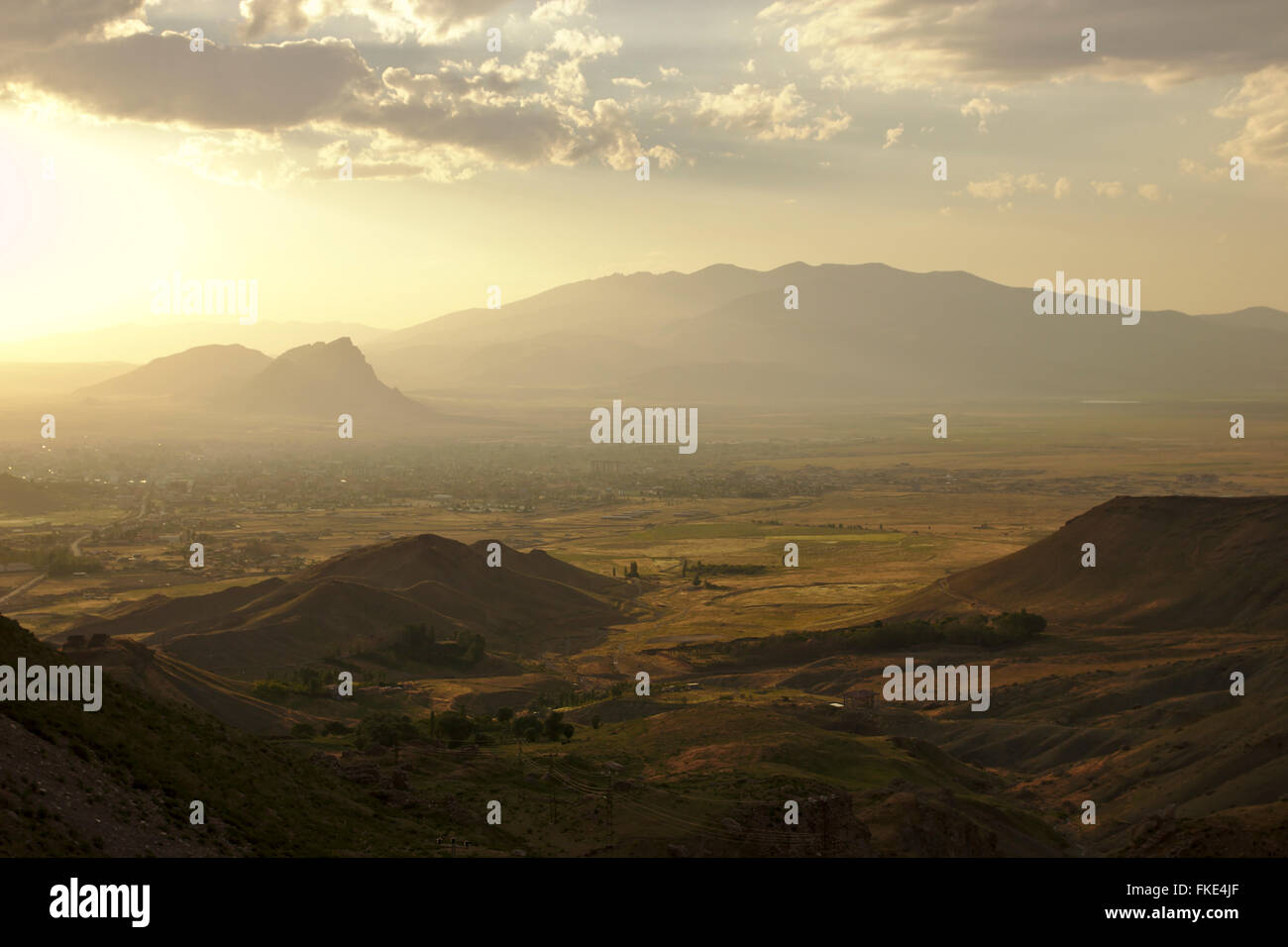 Dogubayazit, vista da Ishak Pasa Palace al tramonto, Turchia Foto Stock