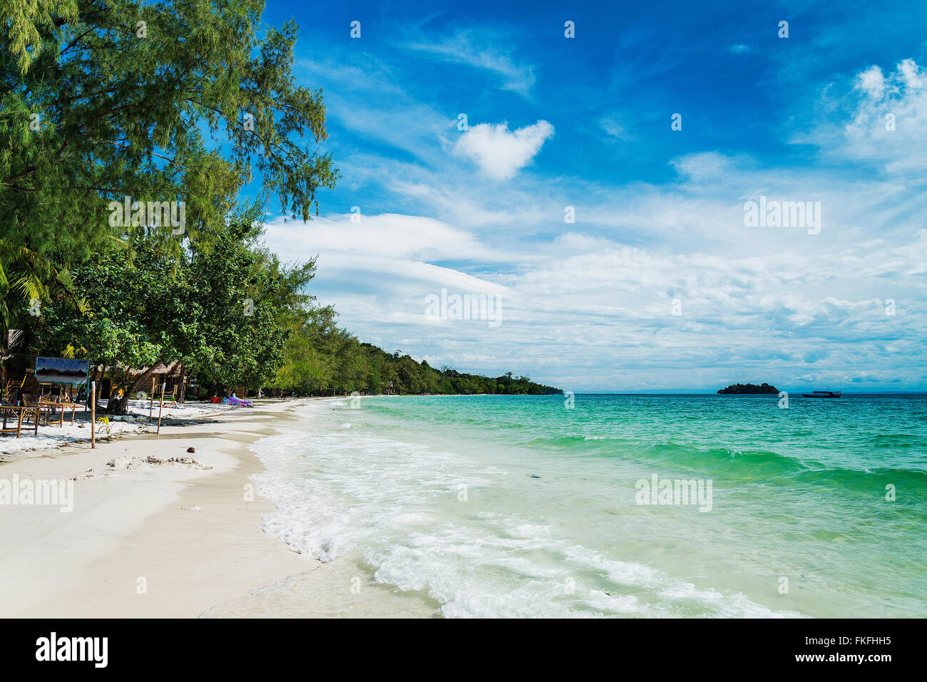 Vuoto tranquilla spiaggia paradiso in koh rong isola vicino a Sihanoukville in Cambogia Foto Stock