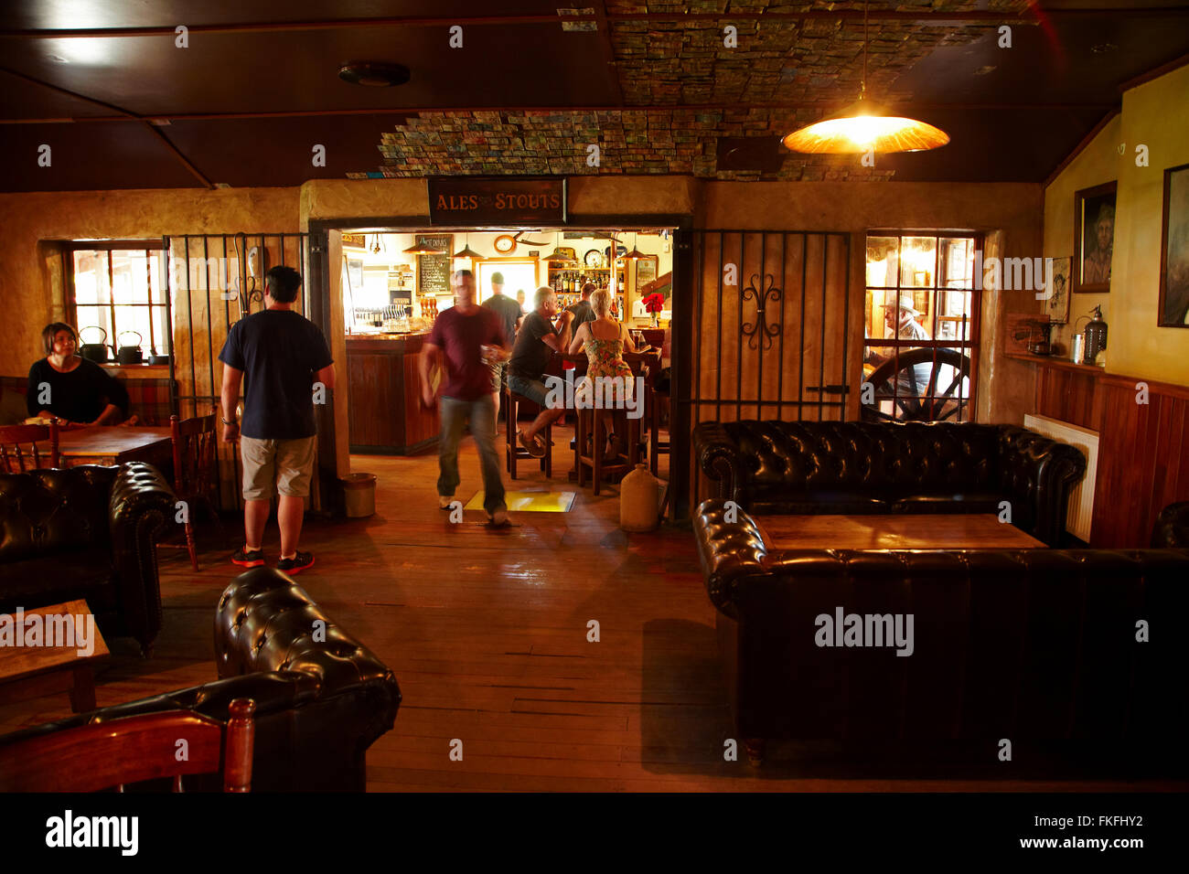 Interno del centro storico di Cardrona Hotel, vicino a Wanaka, Isola del Sud, Nuova Zelanda Foto Stock