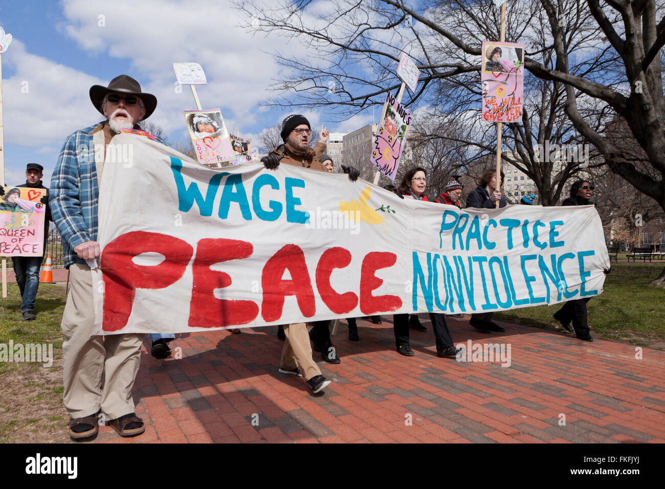 27 gennaio 2016 - Washington DC, Stati Uniti d'America: pacifisti di marzo in memoria di Concepcion Picciotto Foto Stock