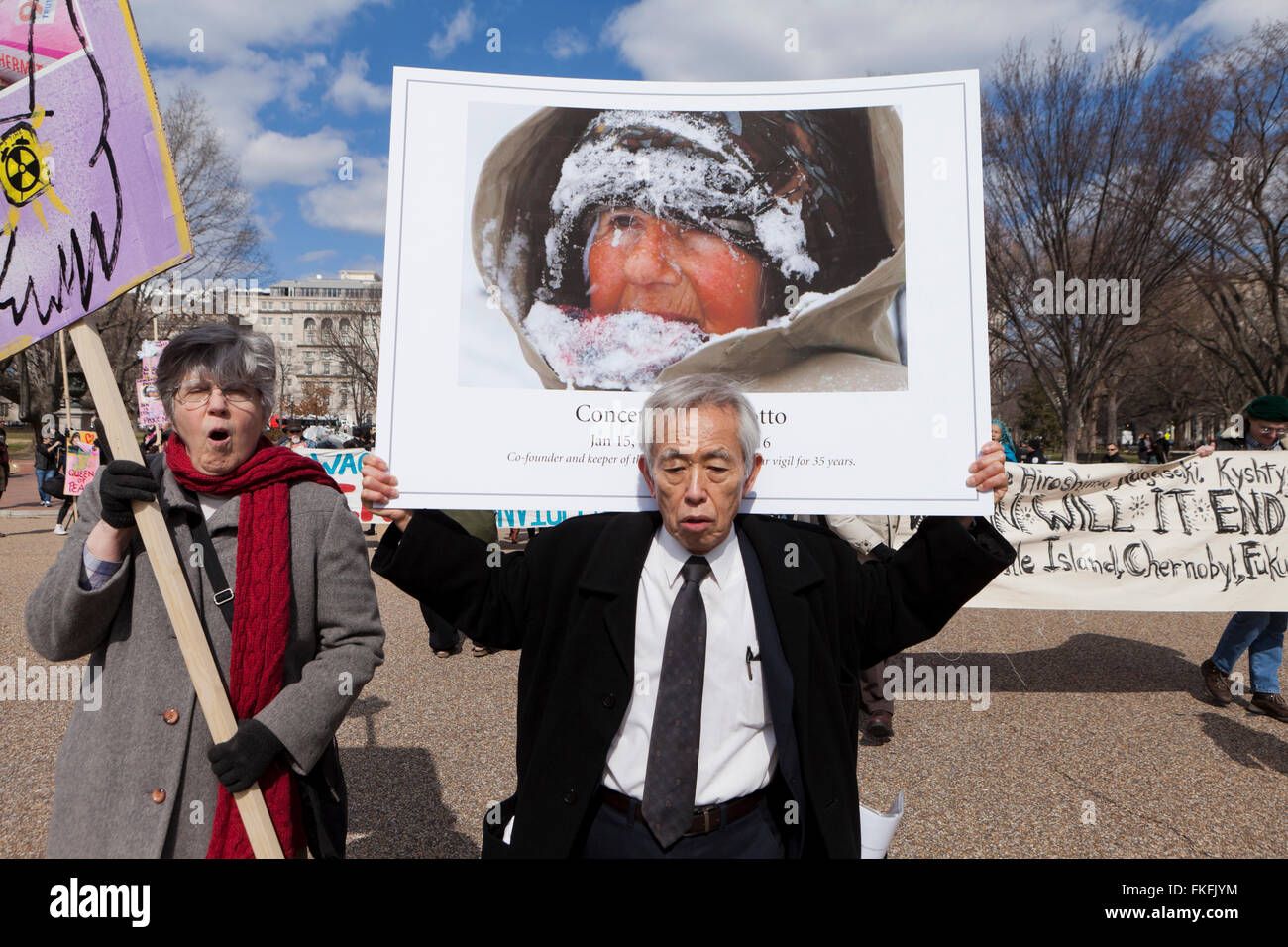 27 gennaio 2016 - Washington DC, Stati Uniti d'America: pacifisti di marzo in memoria di Concepcion Picciotto Foto Stock