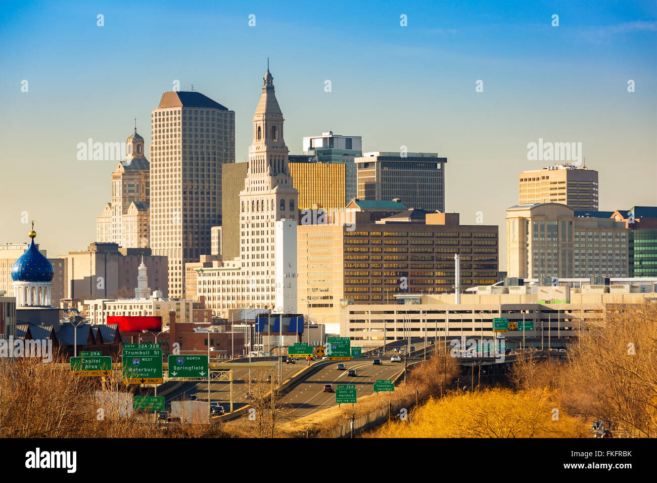 Hartford skyline in un pomeriggio soleggiato. Hartford è la capitale del Connecticut. Foto Stock